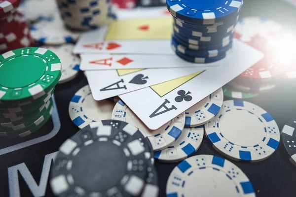 Live dealer at golden sensa Kembang Kempis table in HD studio